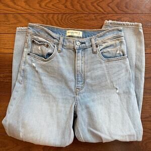 Abercrombie & Fitch Women’ s Light Wash The Mom High Rise Jeans Size 27/4 Short
